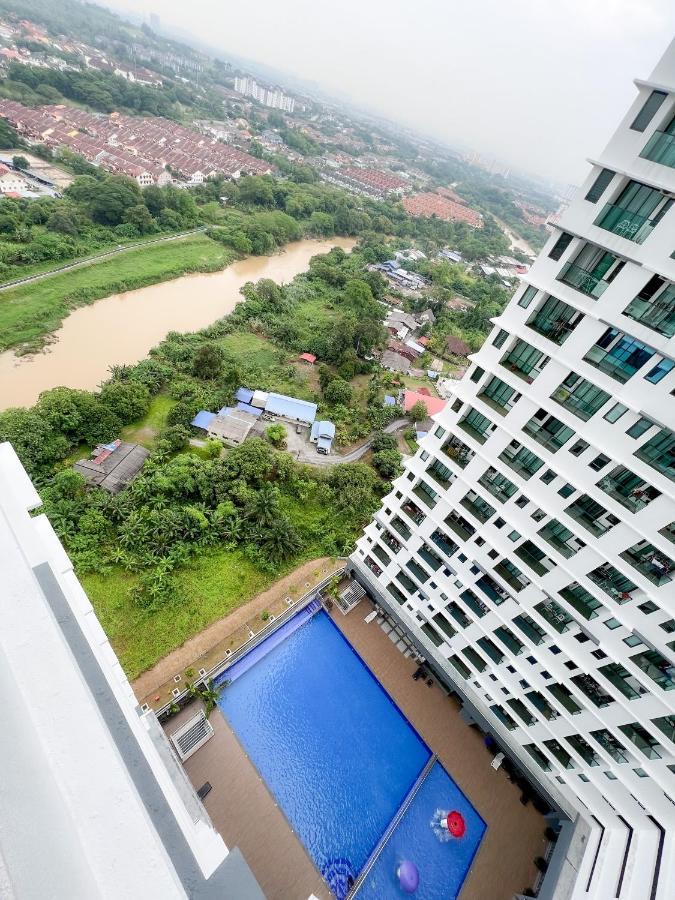 Aurora Vista Homestay Bangi At Vista Bangi With Wifi Netflix Gym Sauna Coway Swimming Pool-River View 加影 外观 照片
